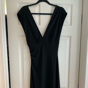 Diane von Furstenberg Black Mula V-neck Ruched Knee Length Wool Cocktail Dress